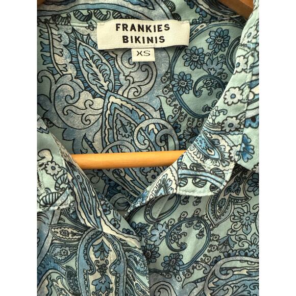 Frankie’s Bikinis Fifi Silk Button Up Shirt‎ Blue Paisley Size XS - Picture 9 of 10
